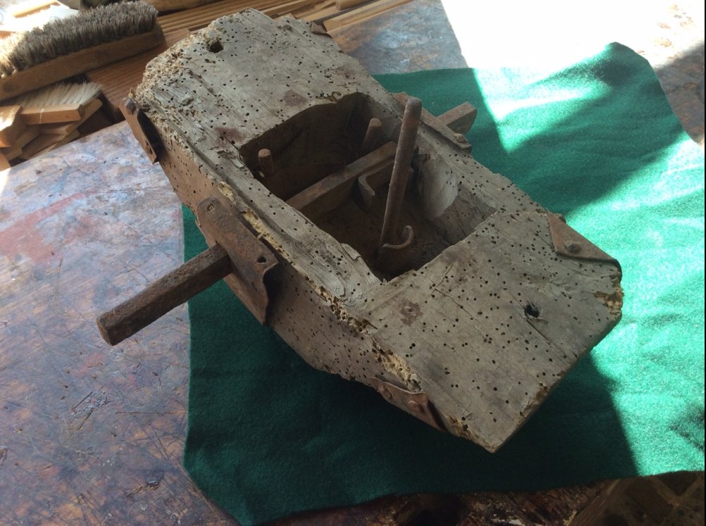 Möbelrestaurierung, Antiquitäten, Antiquitätenhandel, antike Möbel